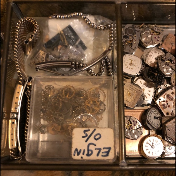 Box of vintage watches working and non - Picture 4 of 7